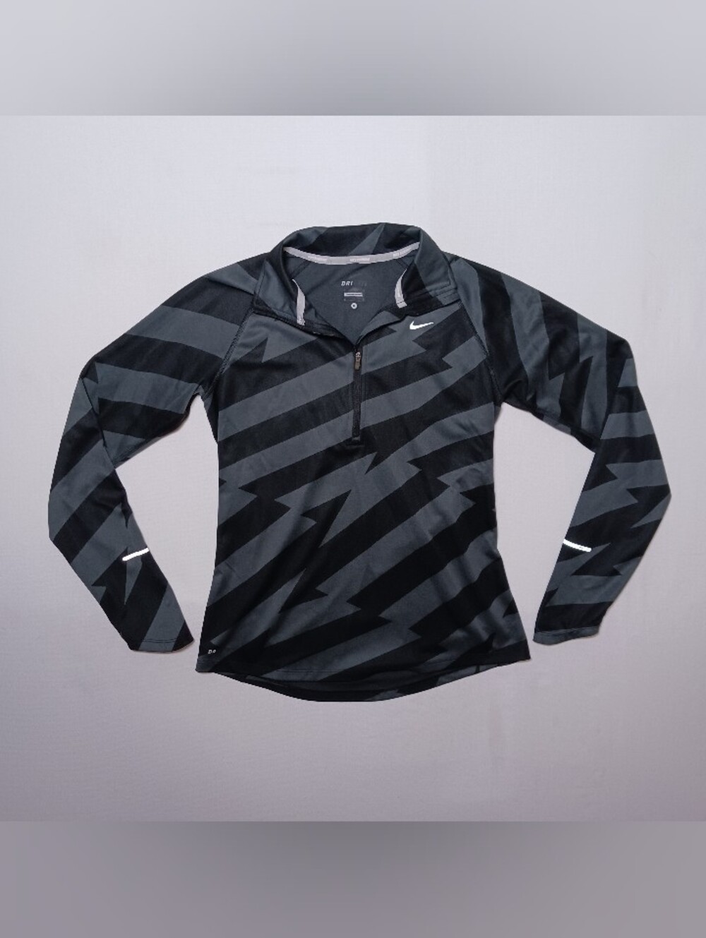 Nike Womens Element 1/2 Zip Running Top Medium Black Gray Jacquard Dri-Fit